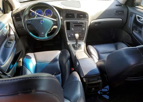 2005 Volvo V70 R z USA, uszkodzony, nr VIN YV1SJ527552475565